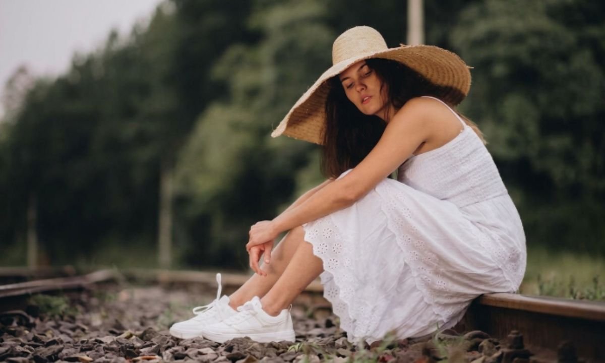 _Minimalist White Aesthetic Captions